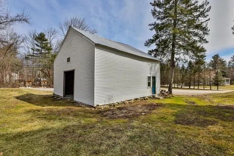 183 Depot Road Auburn NH 03032