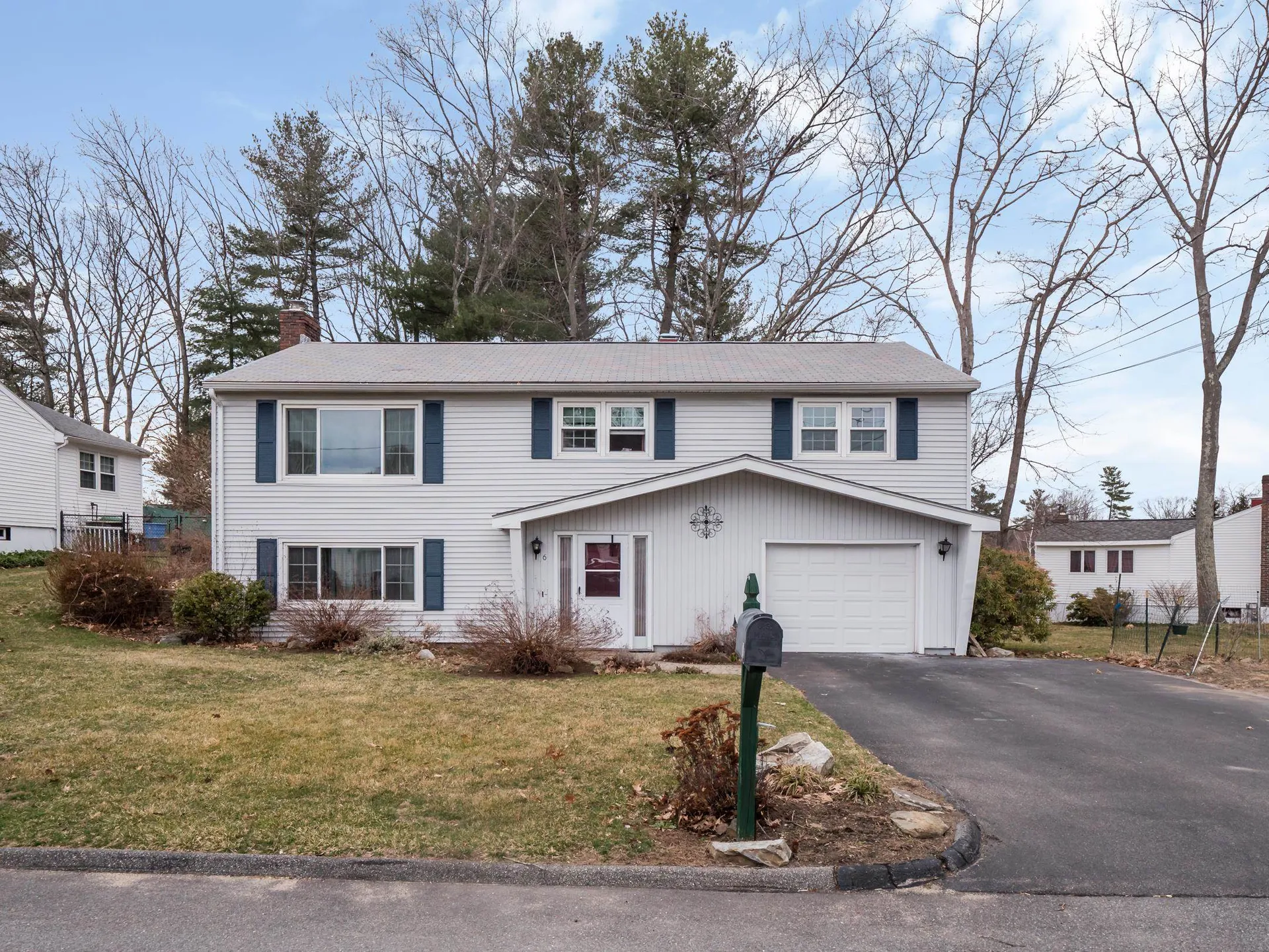 6 Radcliffe Drive Nashua NH 03062