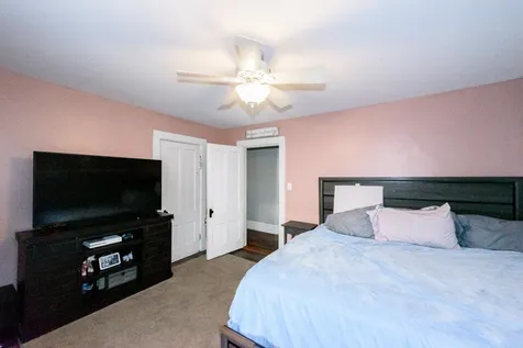 621 Lake Avenue Manchester NH 03103