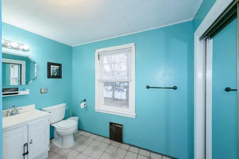 621 Lake Avenue Manchester NH 03103