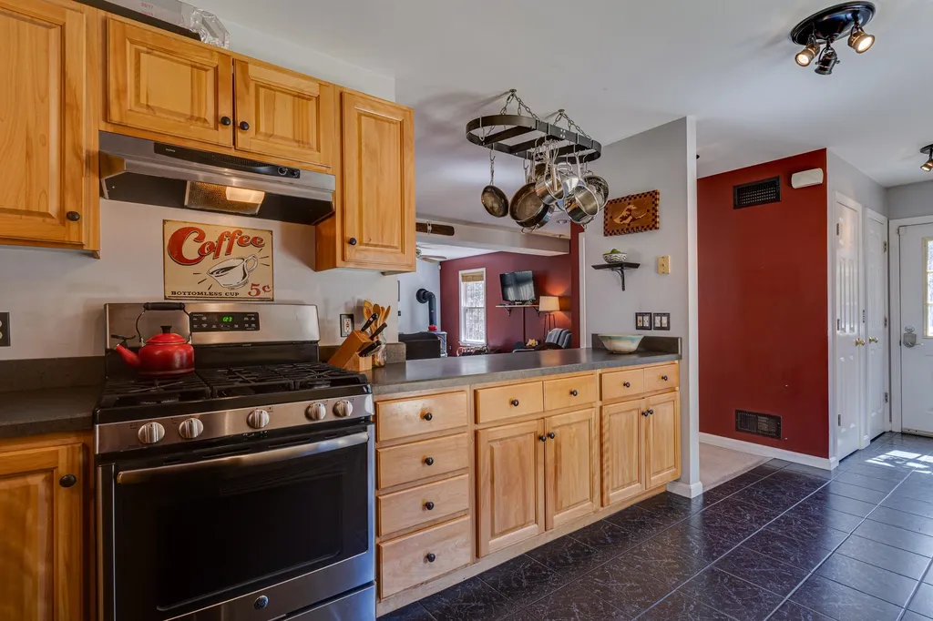 21 Doe Farm Lane Newmarket NH 03857