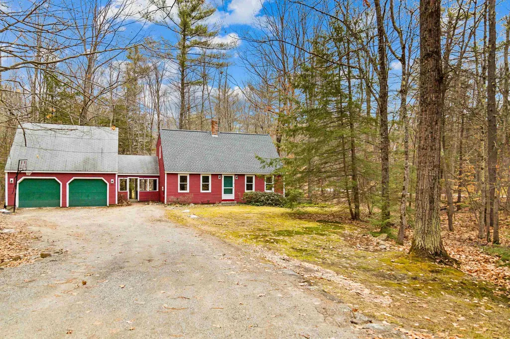 16 Checkerberry Lane Henniker NH 03242