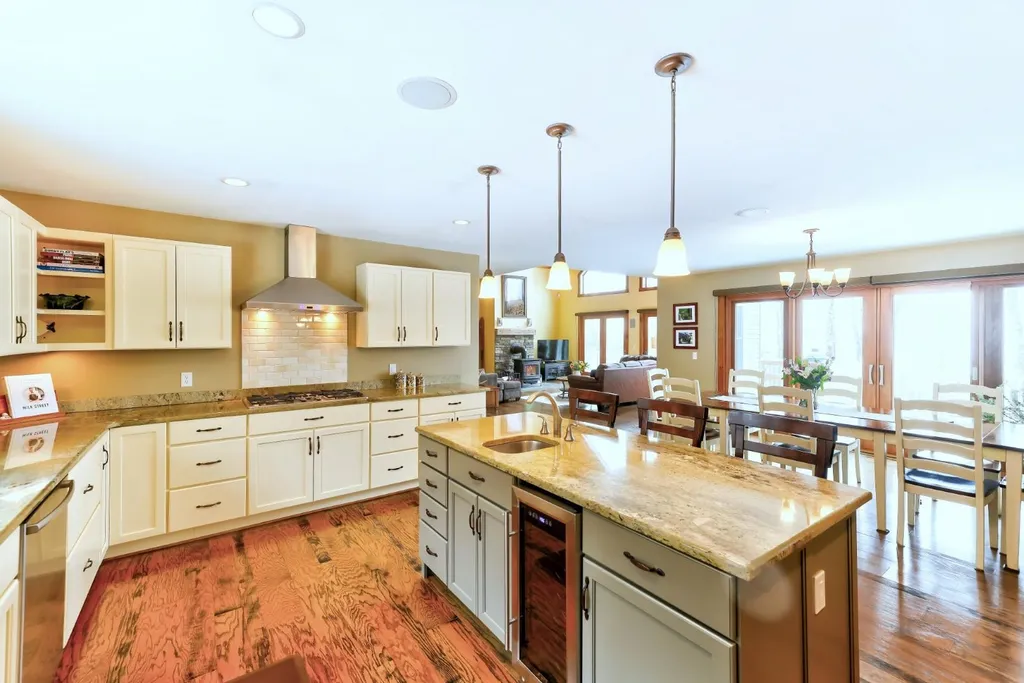 390 Bear Creek Lane Waterbury VT 05677