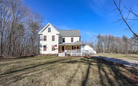 15 Onway Lake Road Raymond NH 03077