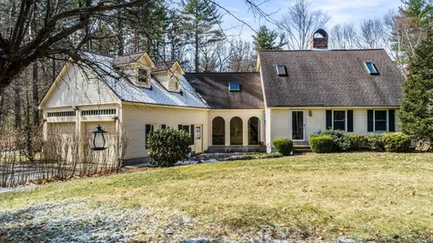 10 Acacia Street Merrimack NH 03054