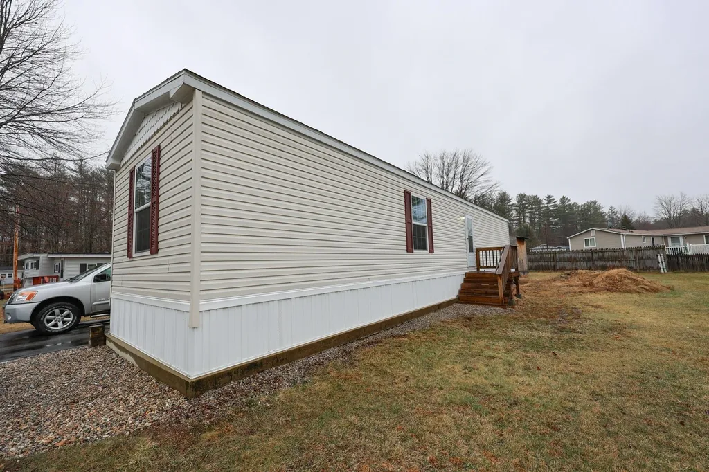 9 Mark Drive Allenstown NH 03275