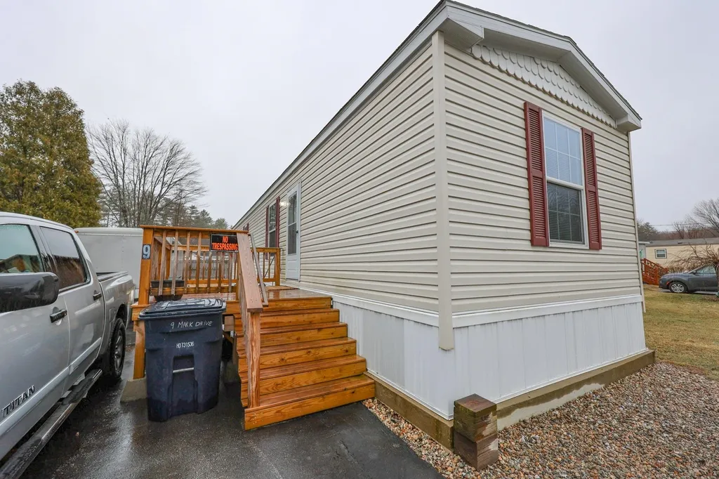 9 Mark Drive Allenstown NH 03275