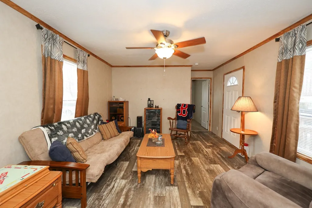 9 Mark Drive Allenstown NH 03275