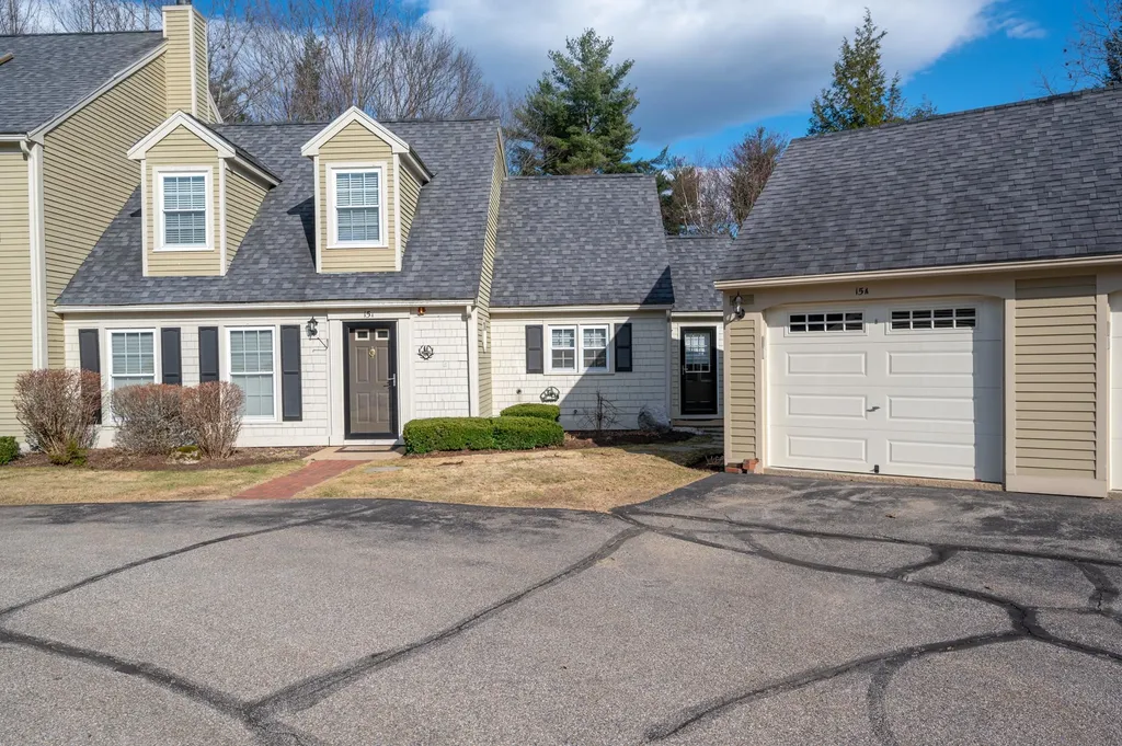 15 Williamsburg Circle Laconia NH 03246