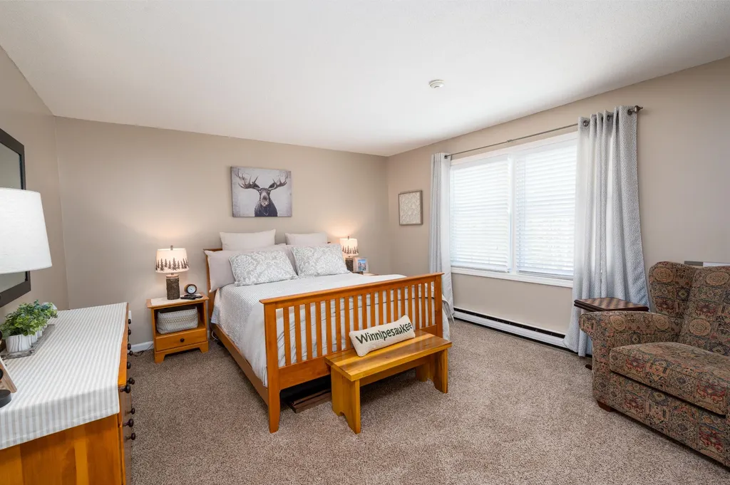 15 Williamsburg Circle Laconia NH 03246