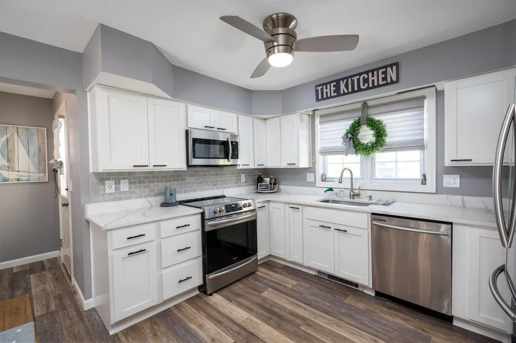 15 Williamsburg Circle Laconia NH 03246