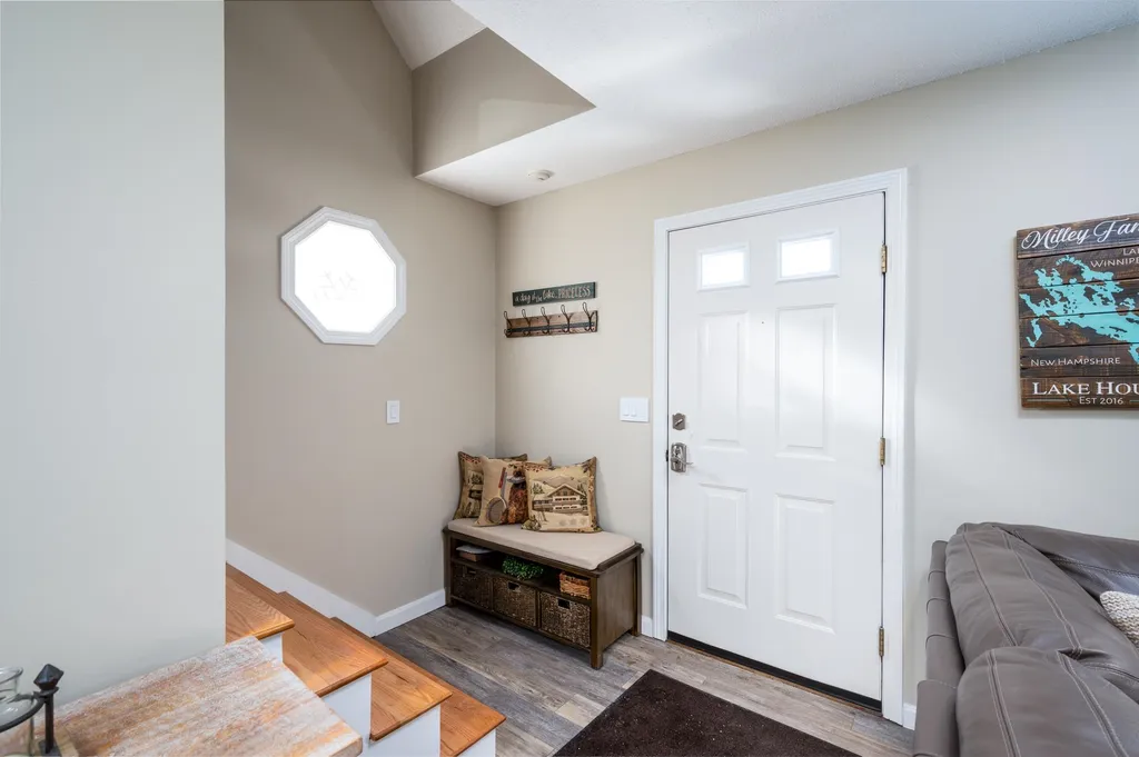 15 Williamsburg Circle Laconia NH 03246