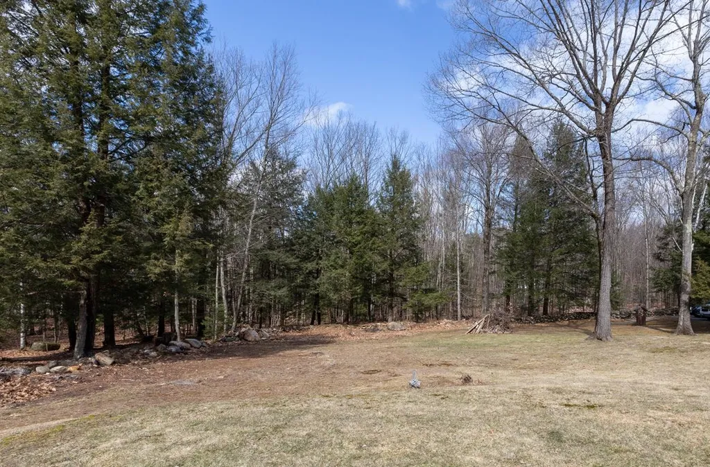 29 Fieldstone Circle Weare NH 03281