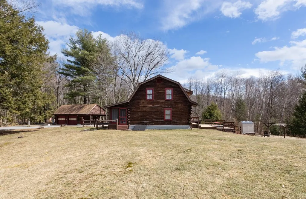 29 Fieldstone Circle Weare NH 03281