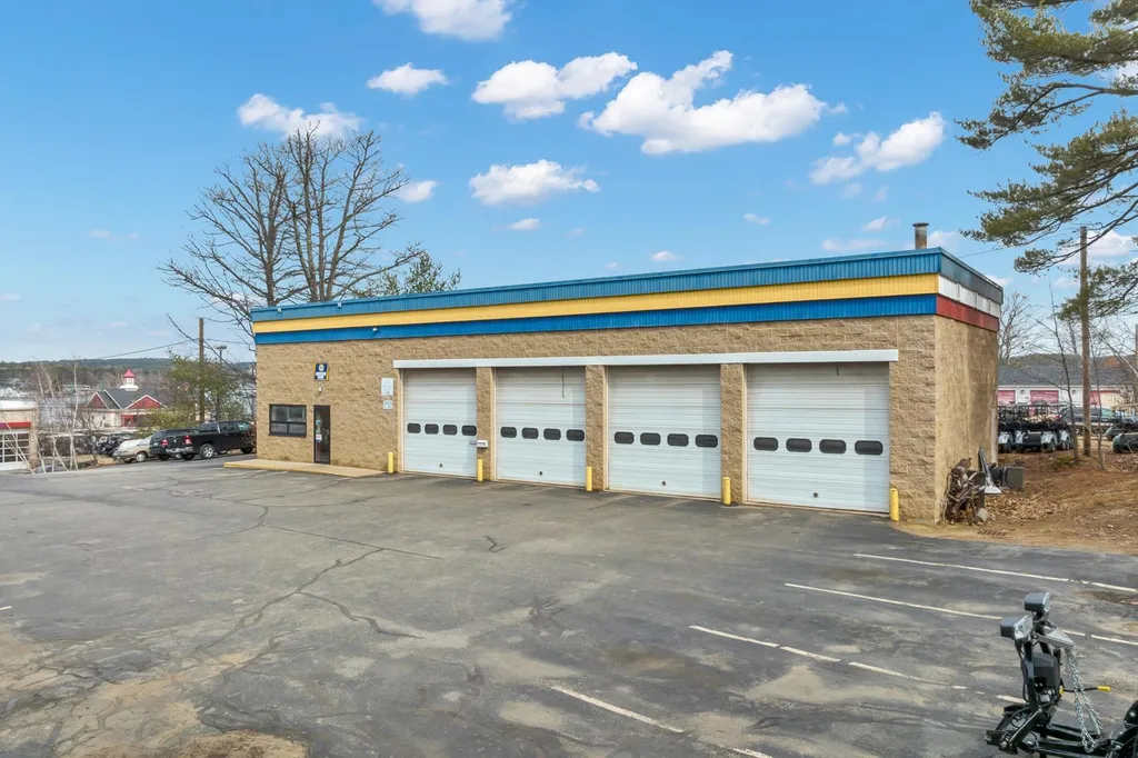 1145-1147 Union Avenue Laconia NH 03246