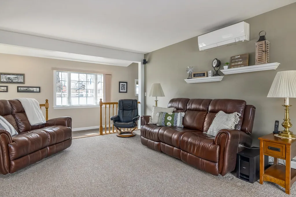 14 Suzanne Drive Portsmouth NH 03801