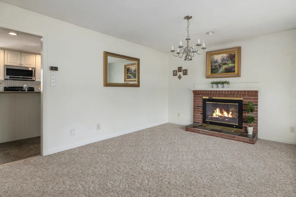 14 Suzanne Drive Portsmouth NH 03801