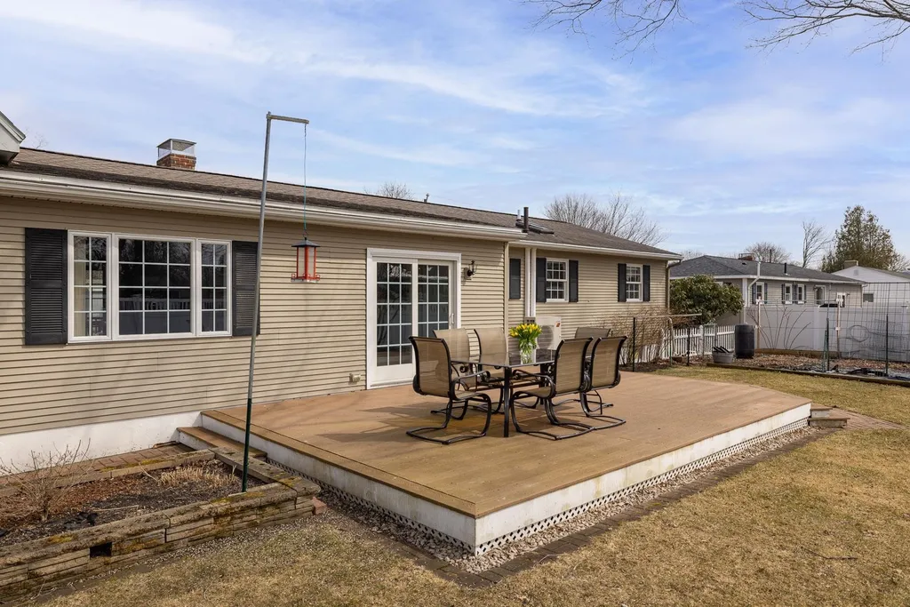 14 Suzanne Drive Portsmouth NH 03801