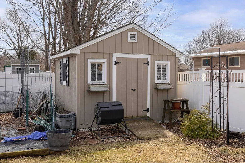 14 Suzanne Drive Portsmouth NH 03801