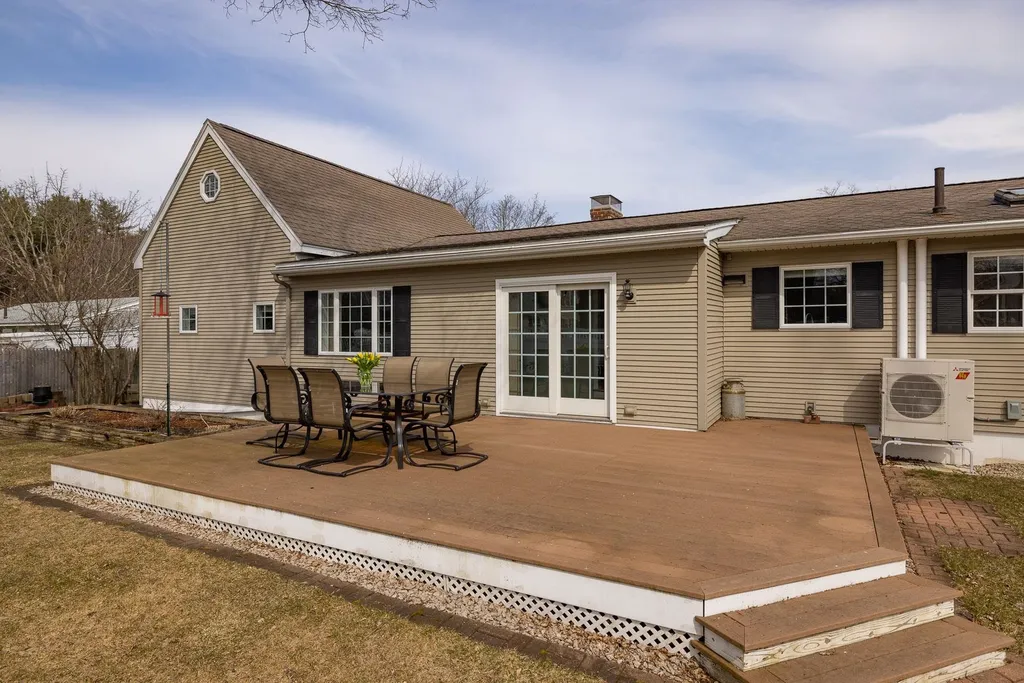 14 Suzanne Drive Portsmouth NH 03801