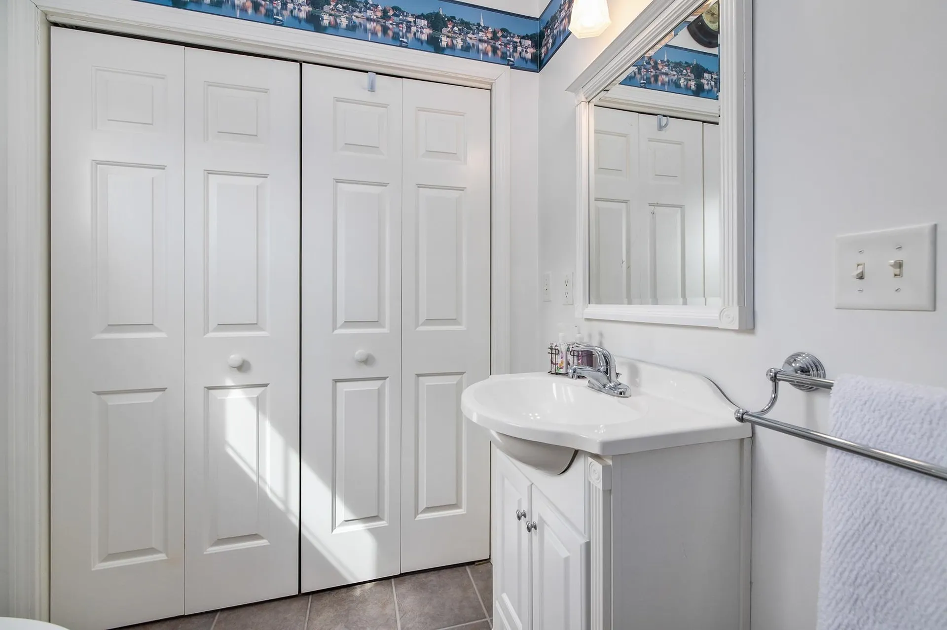 14 Suzanne Drive Portsmouth NH 03801