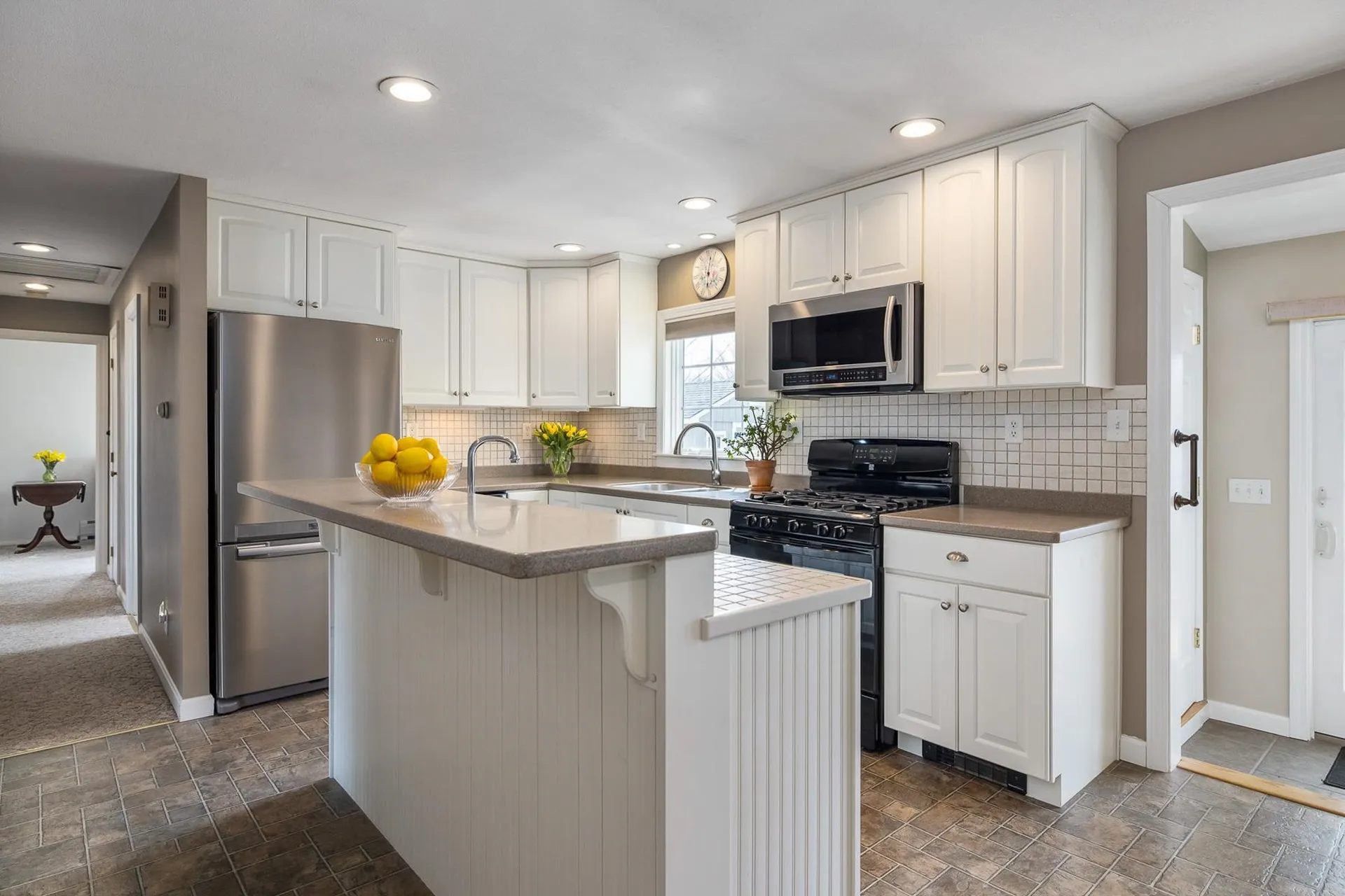14 Suzanne Drive Portsmouth NH 03801