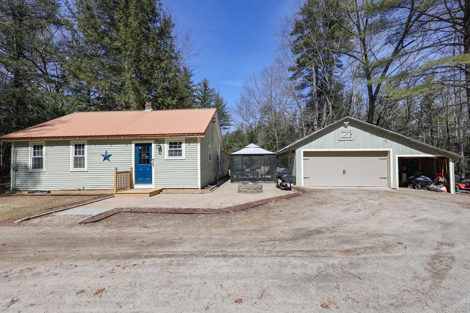 33 Temple Road Henniker NH 03242