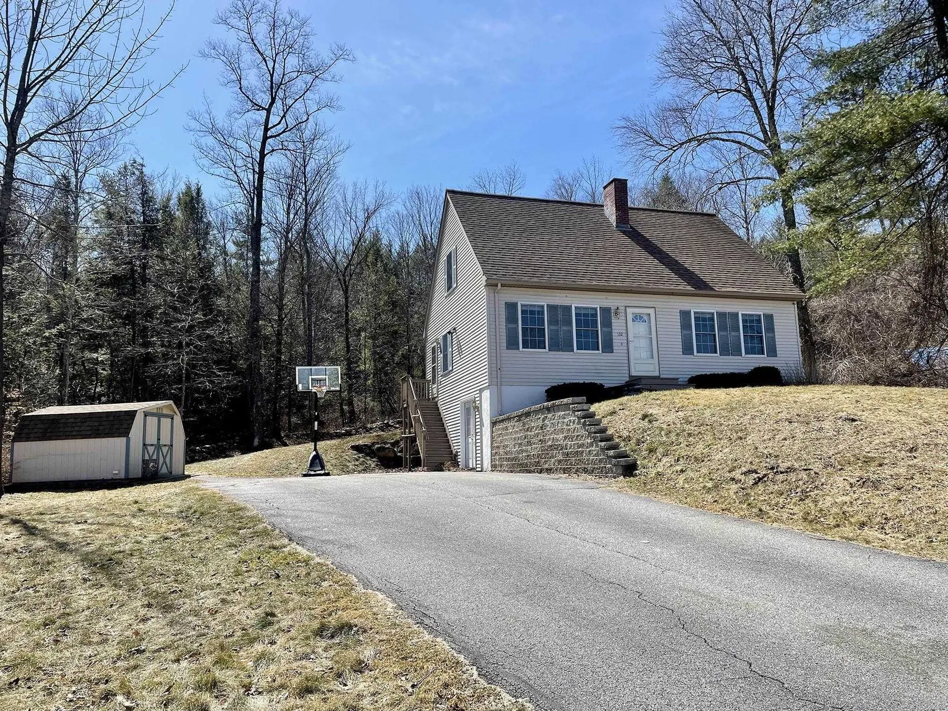 132 Sherwood Circle Brattleboro VT 05301