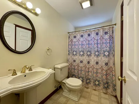 132 Sherwood Circle Brattleboro VT 05301