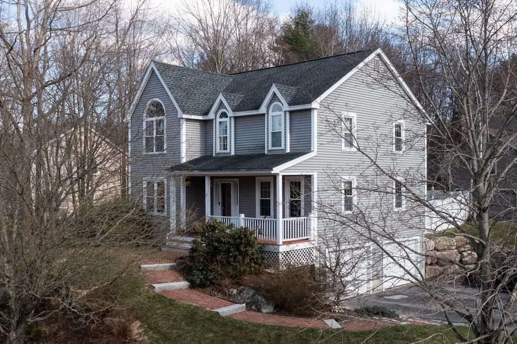 2 Summerfare Street Hooksett NH 03106