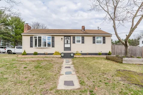 2 Waverly Street Nashua NH 03060