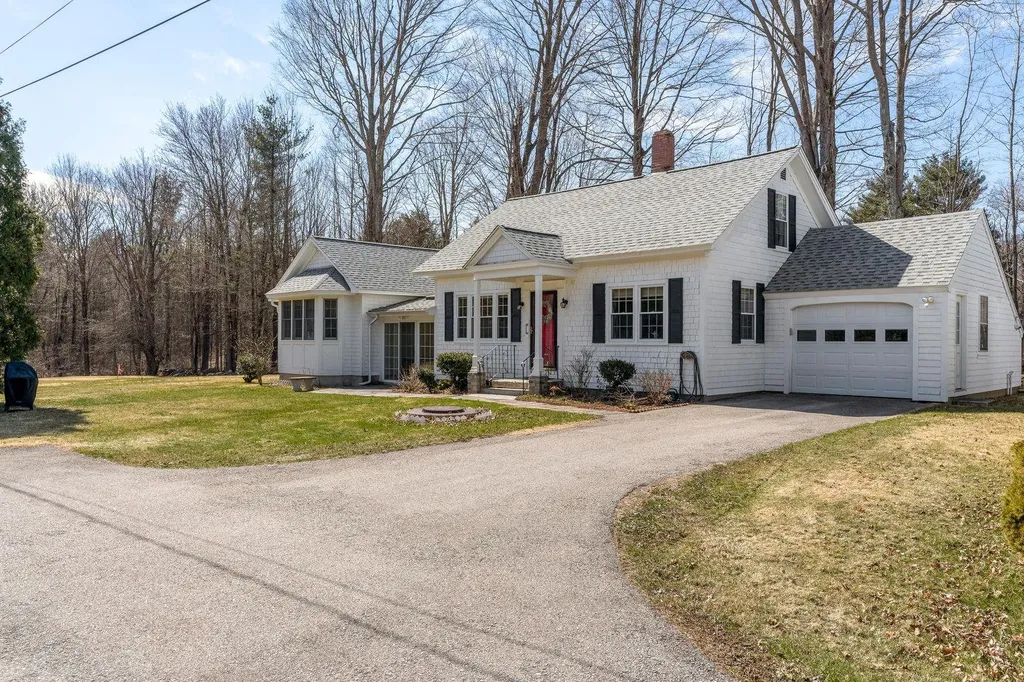 49 Chester Street Chester NH 03036