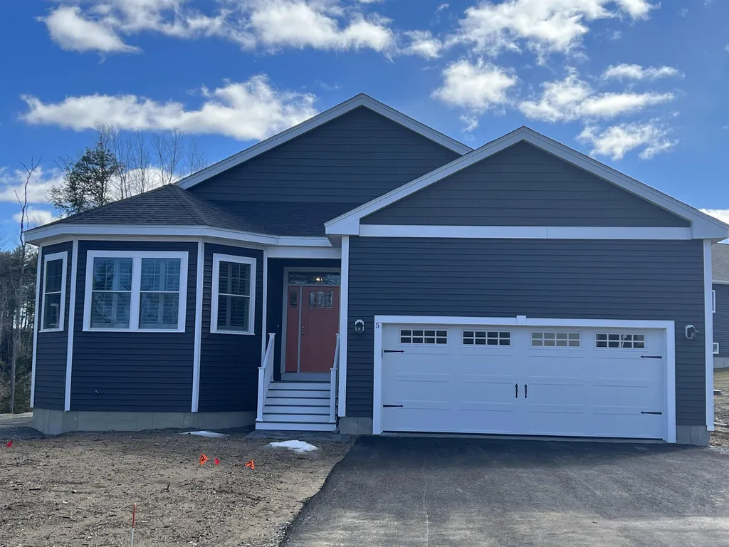 5 Mary Joe Lane Raymond NH 03077