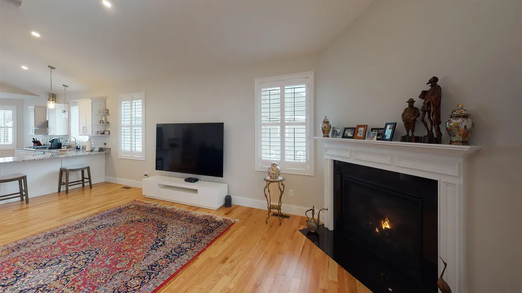 5 Mary Joe Lane Raymond NH 03077