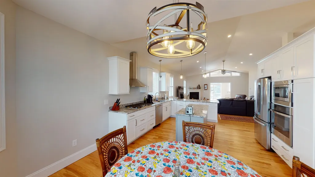 5 Mary Joe Lane Raymond NH 03077
