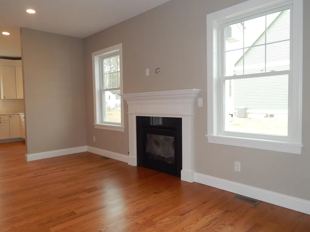 17 Rose Fountain Lane Hampton NH 03842