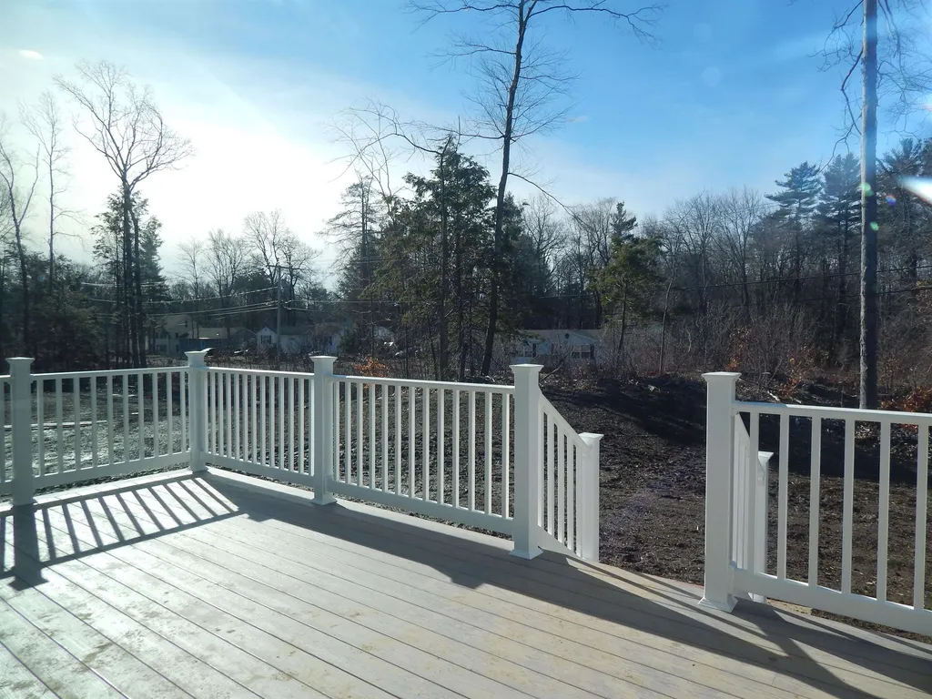 15 Rose Fountain Lane Hampton NH 03842