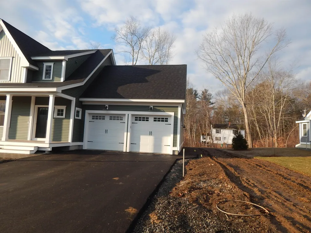 15 Rose Fountain Lane Hampton NH 03842