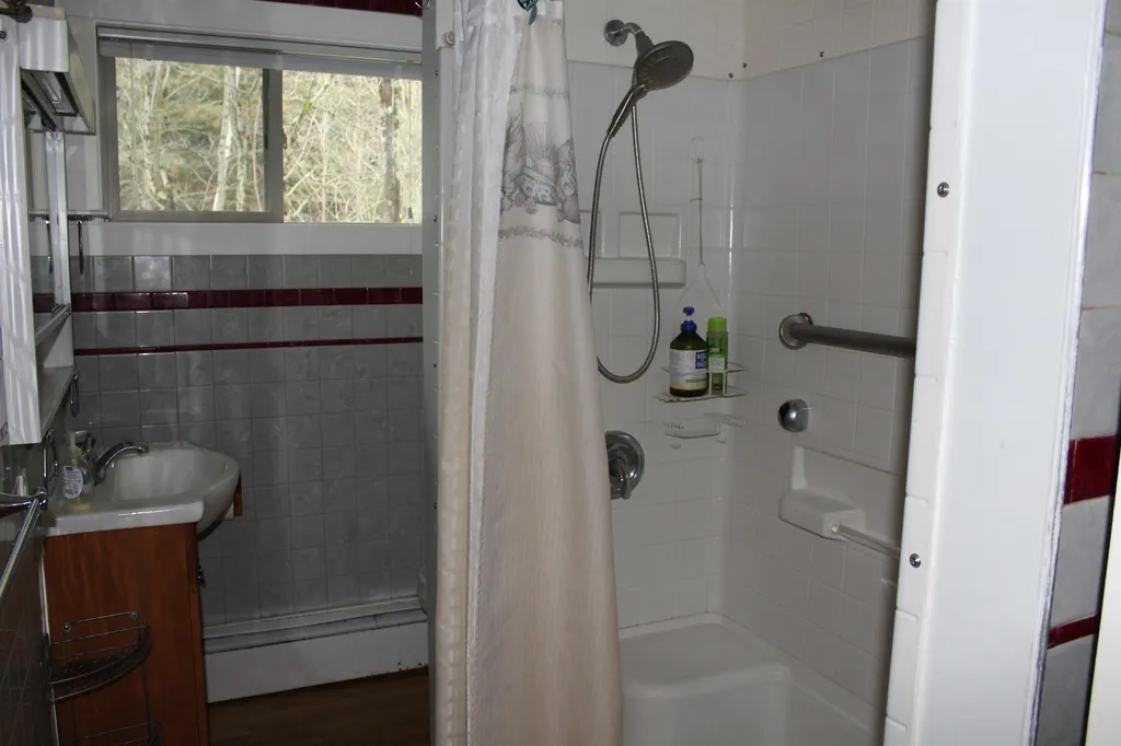 768 North Main Street Hartford VT 05001