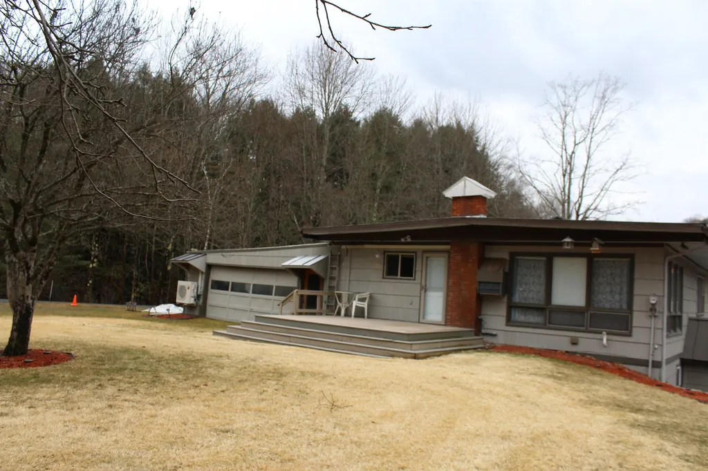 768 North Main Street Hartford VT 05001