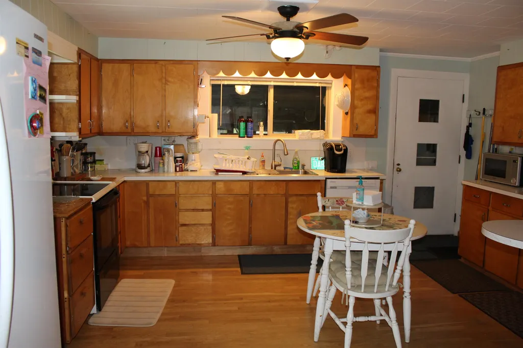 768 North Main Street Hartford VT 05001