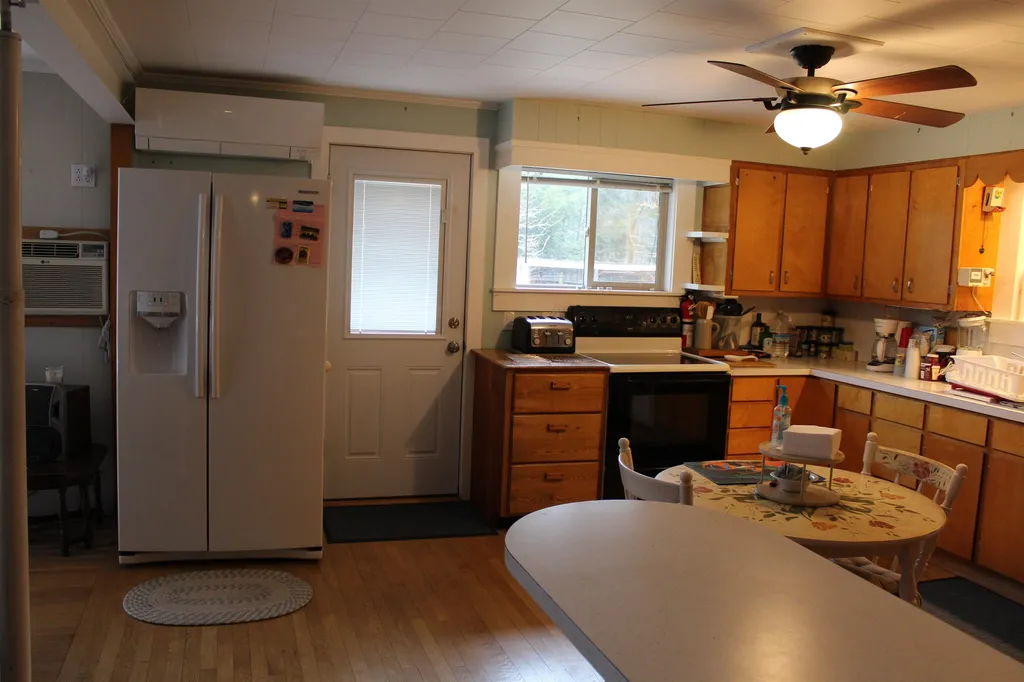 768 North Main Street Hartford VT 05001
