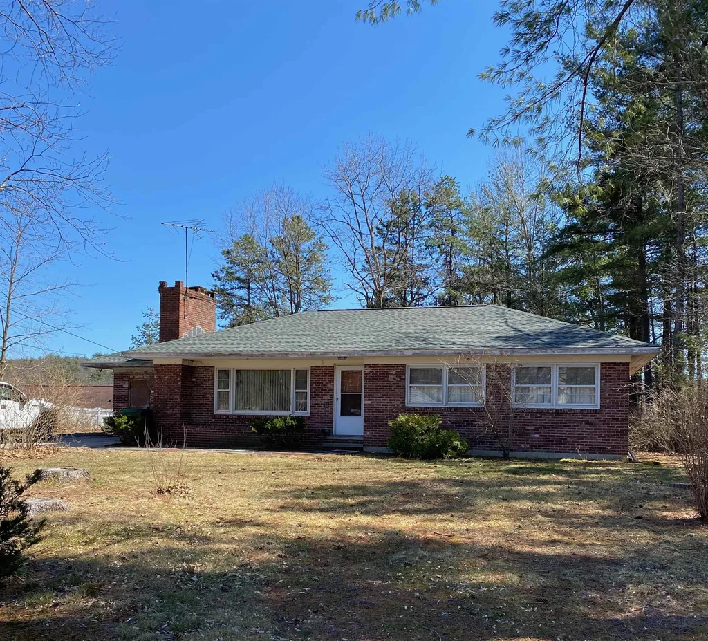 11 Dartmouth Street Hooksett NH 03106