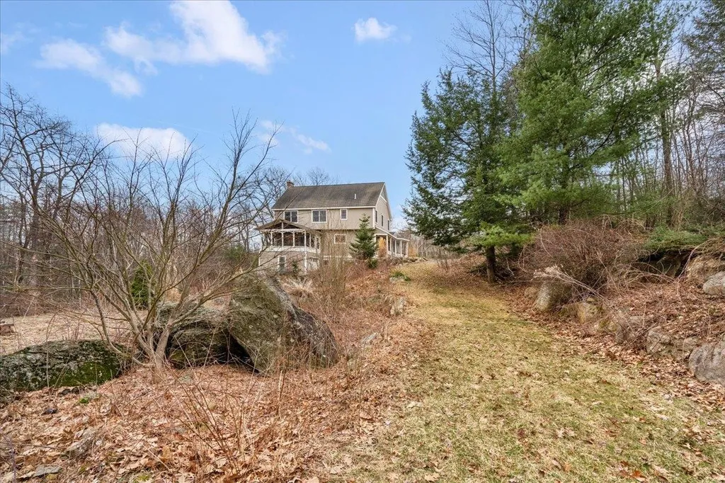 131 Lindsey Way Goffstown NH 03045