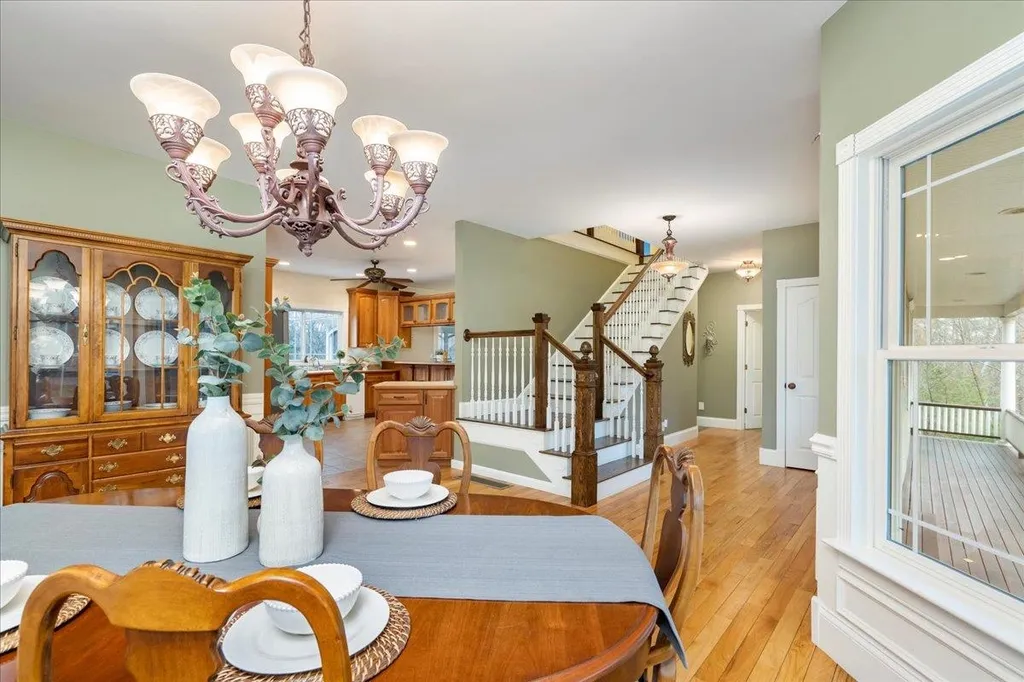 131 Lindsey Way Goffstown NH 03045