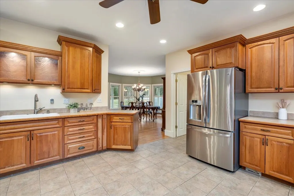 131 Lindsey Way Goffstown NH 03045