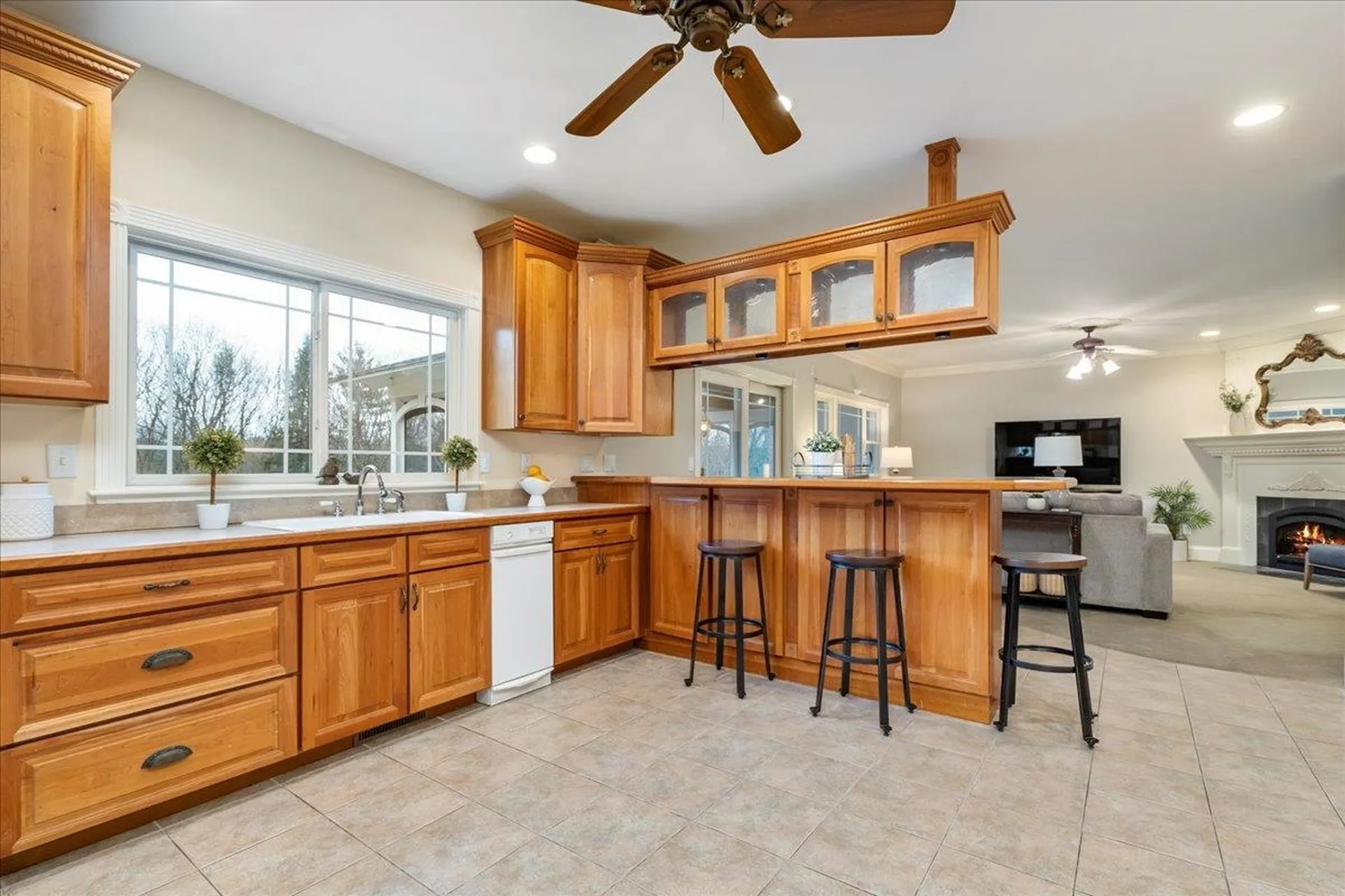 131 Lindsey Way Goffstown NH 03045
