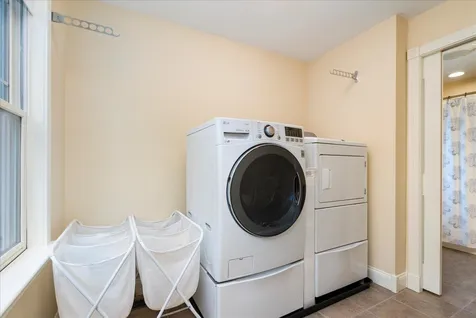 131 Lindsey Way Goffstown NH 03045