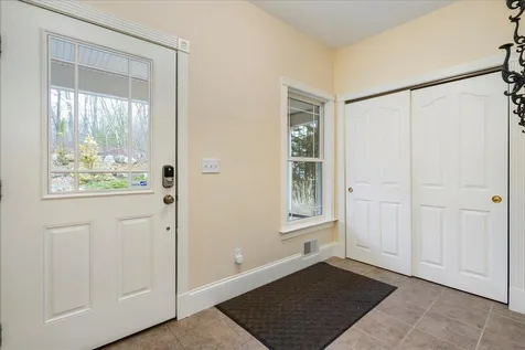 131 Lindsey Way Goffstown NH 03045