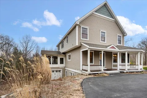 131 Lindsey Way Goffstown NH 03045